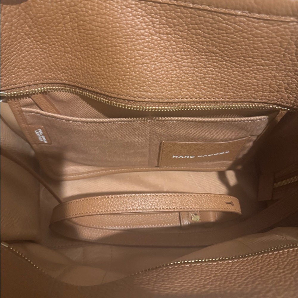 Marc Jacobs Tan Leather Handbag - Picture 3 of 4